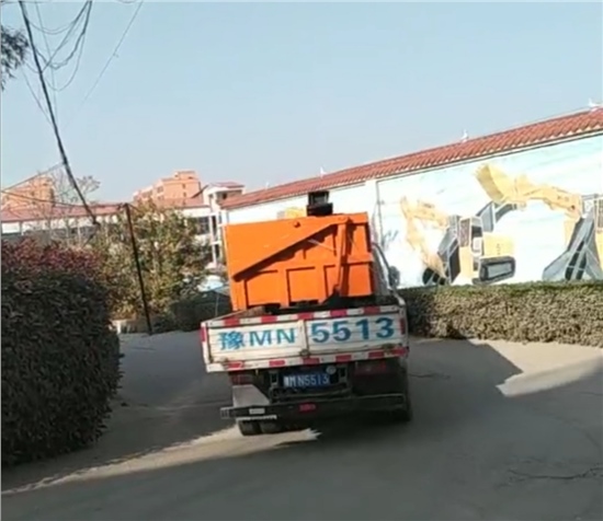 洛寧河南群英建設側(cè)卸式礦車發(fā)貨